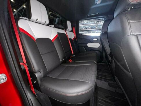 Used 2024 GMC Canyon AT4X w/ AT4X AEV Edition image 31