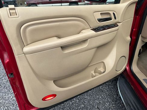 Used 2013 Cadillac Escalade Luxury image 17