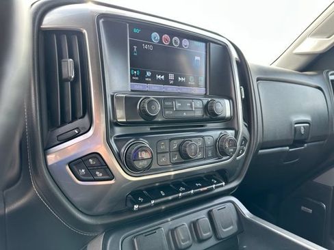 Used 2017 Chevrolet Silverado 1500 LTZ Z71 w/ LTZ Plus Package AWD/4WD image 18
