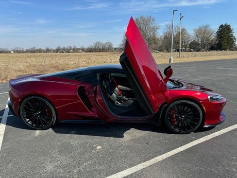 Used 2020 McLaren GT image 13