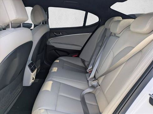 Used 2023 Genesis G70 2.0T RWD image 18