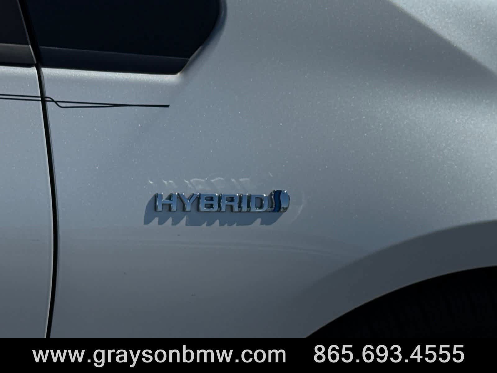 Used 2022 Toyota Prius Limited w/ Premium Convenience Package FWD image 10