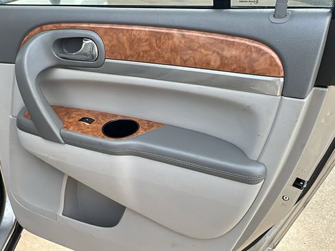 Used 2008 Buick Enclave CX w/ Driver Confidence Package image 19