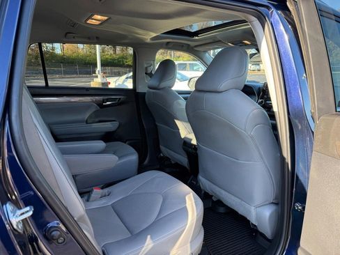 Certified 2022 Toyota Highlander Limited image 14