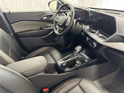 Certified 2025 Chevrolet Trax ACTIV image 26