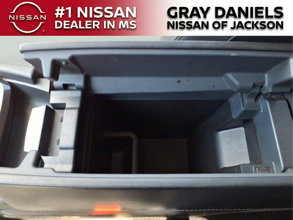 Used 2025 Nissan Rogue SV FWD image 20