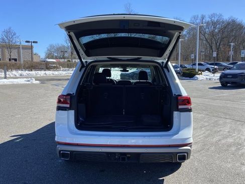 Used 2025 Volkswagen Atlas Peak Edition SE image 30