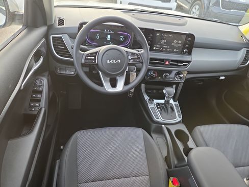 New 2026 Kia Seltos LX image 7