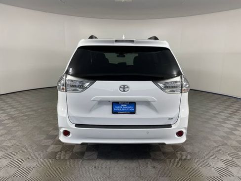 Used 2019 Toyota Sienna SE Premium FWD image 23