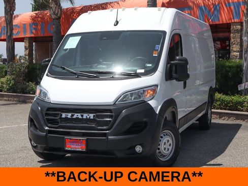 Used 2025 RAM ProMaster 2500 w/ Convenience Group FWD image 4