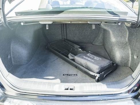 Used 2023 Nissan Altima 2.5 SV w/ SV Premium Package image 14