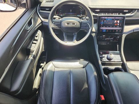 Used 2024 Jeep Grand Cherokee Limited 4xe image 11