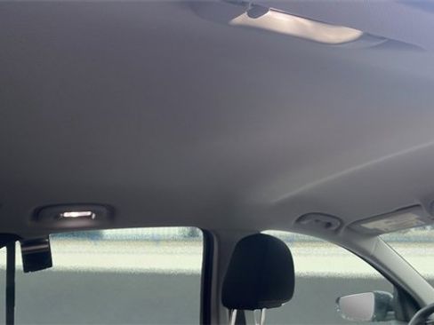 Used 2022 Chevrolet Equinox LT image 16