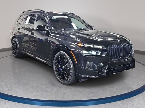Used 2023 BMW X7 M60i w/ Executive Package AWD/4WD image 3