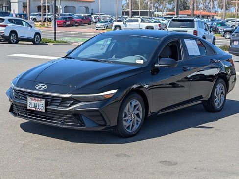 Used 2024 Hyundai Elantra SEL FWD image 11