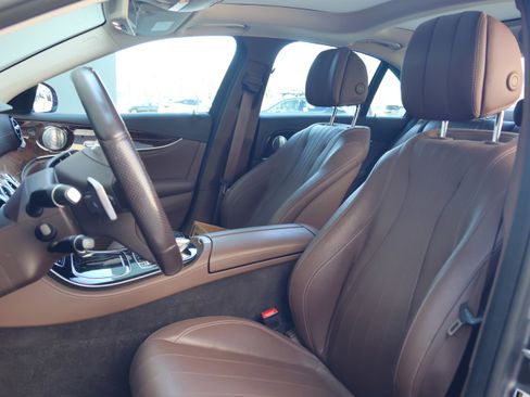 Used 2017 Mercedes-Benz E 300 4MATIC image 34