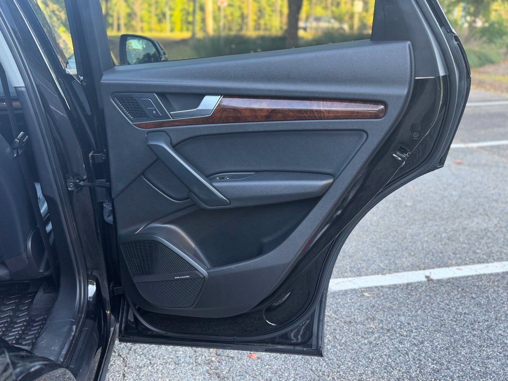 Used 2018 Audi Q5 2.0T Premium Plus w/ Premium Plus Package AWD/4WD image 17