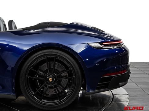 Used 2024 Porsche 911 Carrera GTS RWD image 17
