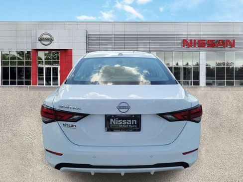 Certified 2025 Nissan Sentra SV FWD image 6