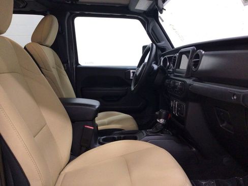 Used 2023 Jeep Gladiator Sport image 26