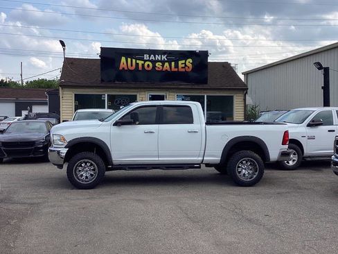 Used 2017 RAM 2500 SLT image 1