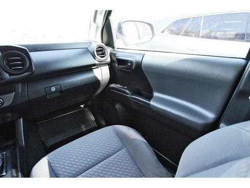 Used 2020 Toyota Tacoma SR image 11