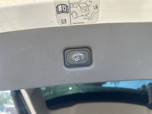 Used 2019 Lincoln Nautilus Select w/ Class II Trailer Tow Package image 22