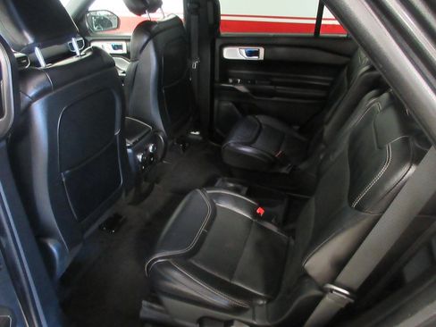 Used 2020 Ford Explorer ST w/ Premium Technology Package image 17