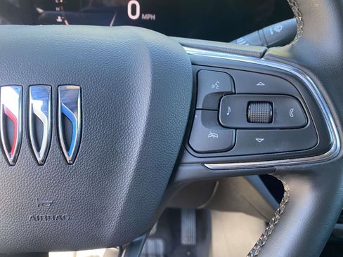 Used 2025 Buick Envista Avenir image 4