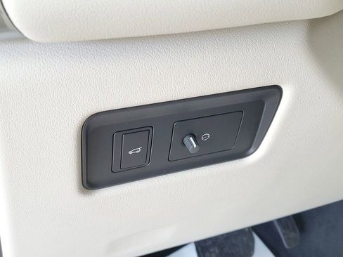 New 2026 Jaguar F-PACE R-Dynamic S image 16