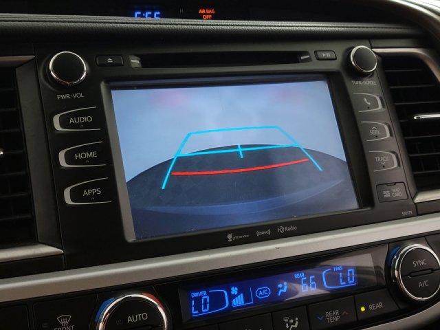 Used 2017 Toyota Highlander XLE AWD/4WD image 22