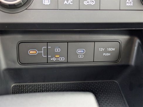 New 2026 Hyundai Tucson SE image 23