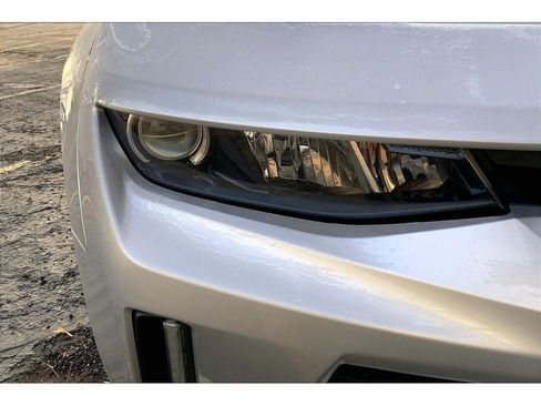 Used 2018 Chevrolet Camaro LT image 28