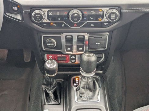 Used 2024 Jeep Wrangler Rubicon w/ Capability Package image 22