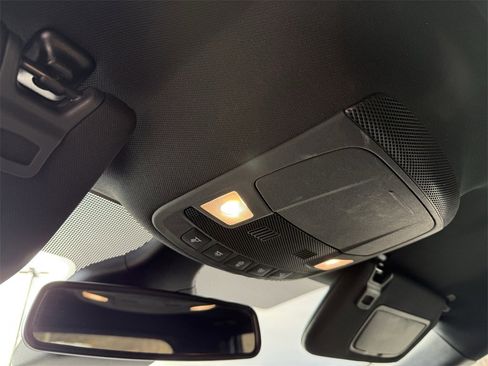 Used 2021 Ford Edge ST-Line image 31