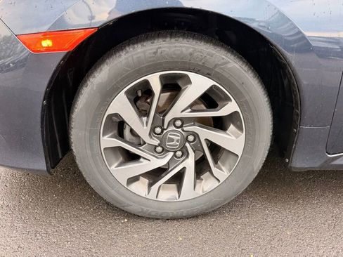 Used 2018 Honda Civic EX image 10