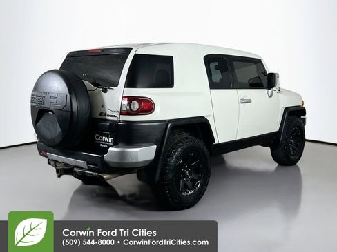 Used 2014 Toyota FJ Cruiser 4WD image 15