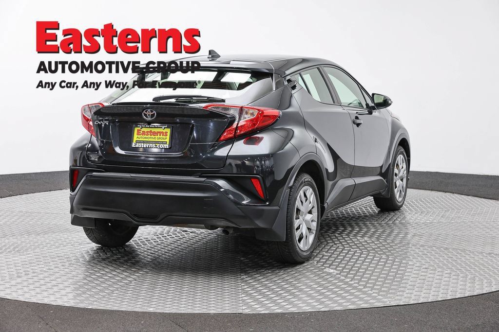 Used 2022 Toyota C-HR Limited FWD image 5