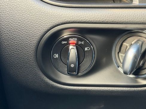 Used 2023 Porsche Macan Turbo image 27