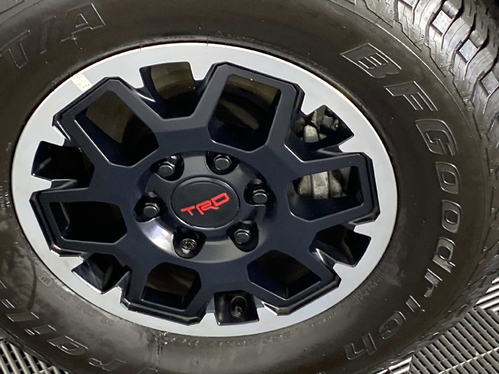 Used 2024 Toyota Tacoma TRD Off-Road AWD/4WD image 28