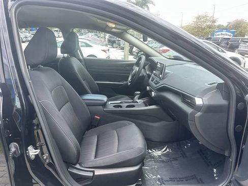 Used 2025 Nissan Altima 2.5 S FWD image 29