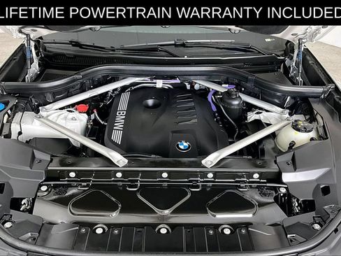Used 2025 BMW X5 xDrive40i AWD/4WD image 11