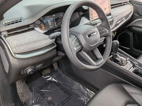 Certified 2024 Jeep Compass Latitude w/ Sun and Sound Group image 17