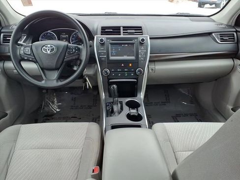 Used 2016 Toyota Camry LE image 11
