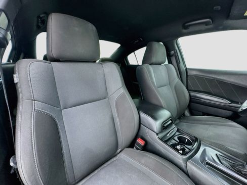 Used 2017 Dodge Charger R/T w/ Navigation & Travel Group RWD image 19
