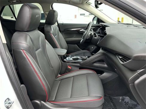 Used 2023 Buick Envision Essence w/ Technology Package I image 6