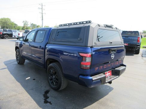 Used 2022 Nissan Frontier SV AWD/4WD image 9