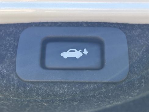 Used 2017 Lexus ES 350 w/ Luxury Package image 6