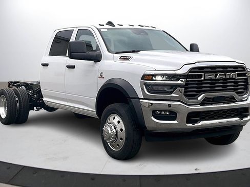 New 2026 RAM 4500 Tradesman w/ Chrome Appearance Group AWD/4WD image 2
