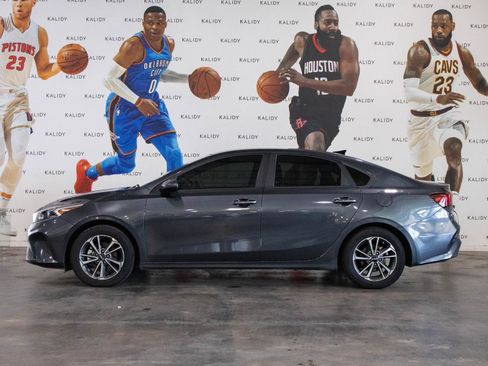 Used 2023 Kia Forte LXS w/ LXS Technology Package FWD image 16